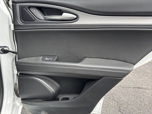 Used 2022 Alfa Romeo Stelvio Veloce image 56