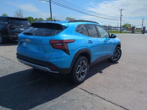 New 2026 Chevrolet Trax LT FWD image 24