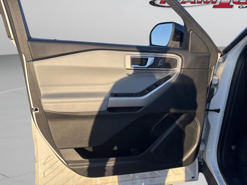 Used 2022 Ford Explorer XLT w/ Equipment Group 202A image 37