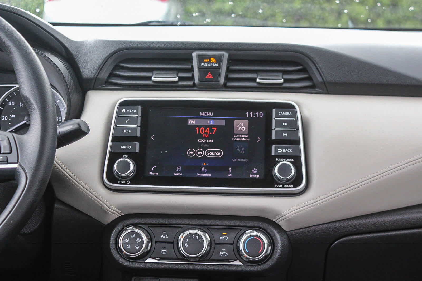 Used 2020 Nissan Versa SV FWD image 18