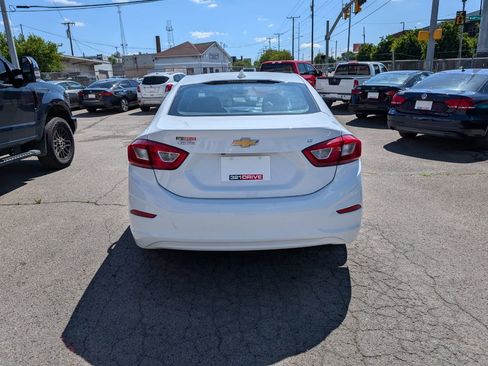 Used 2019 Chevrolet Cruze LT w/ LT Fleet Convenience Package FWD image 5