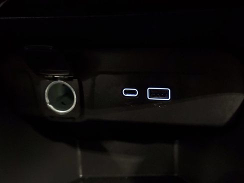 Used 2025 Chevrolet Trax LT FWD image 21
