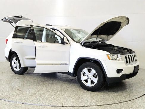 Used 2013 Jeep Grand Cherokee Laredo AWD/4WD image 9