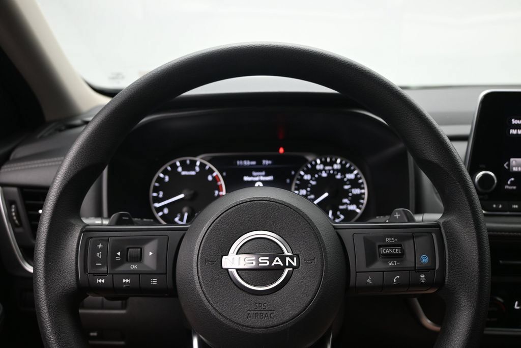 Used 2024 Nissan Rogue SV FWD image 14