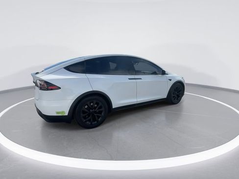 Used 2022 Tesla Model X image 8
