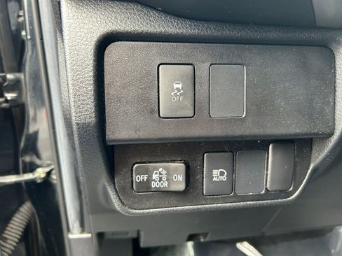Used 2021 Toyota Tacoma SR5 AWD/4WD image 21