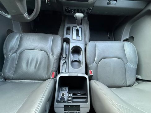 Used 2013 Nissan Frontier SL w/ Moonroof Pkg AWD/4WD image 48