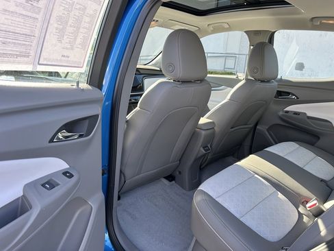 Used 2022 Chevrolet Bolt EUV Premier w/ Launch Edition image 11