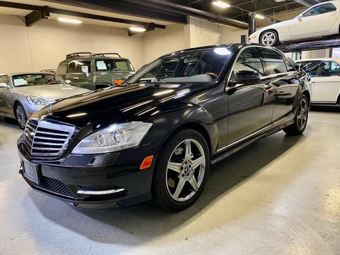 Used 2010 Mercedes-Benz S 550 4MATIC image 6
