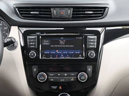 Used 2019 Nissan Rogue Sport SV image 10