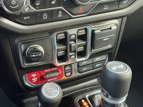 New 2026 Jeep Wrangler Unlimited Rubicon AWD/4WD image 21