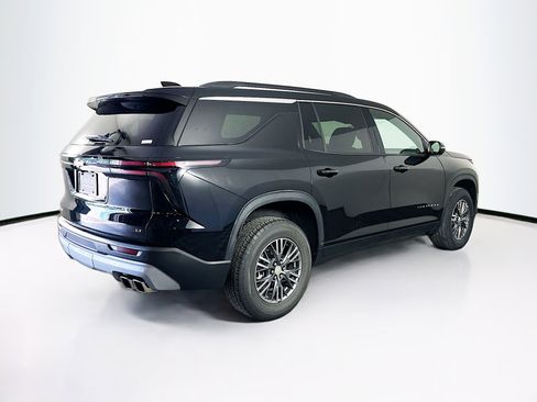 Used 2024 Chevrolet Traverse LT FWD image 9