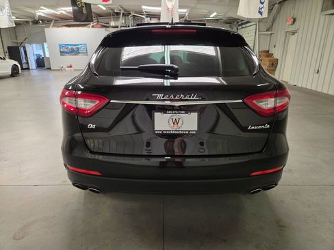 Used 2017 Maserati Levante AWD/4WD image 6