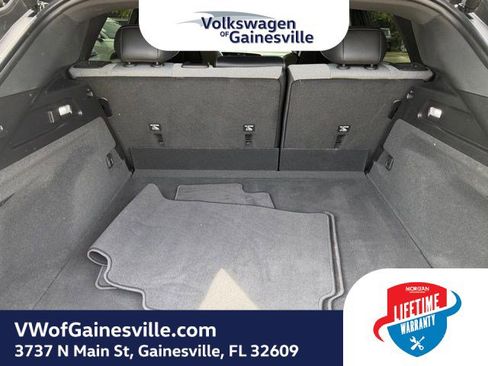 Used 2024 Cadillac Lyriq Tech RWD image 7