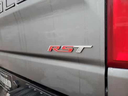 Used 2021 Chevrolet Silverado 1500 RST image 8