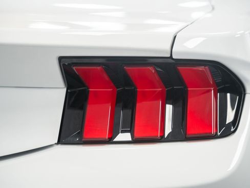 Used 2024 Ford Mustang GT Premium RWD image 7