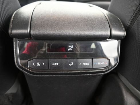 Used 2023 Toyota Highlander L FWD image 16