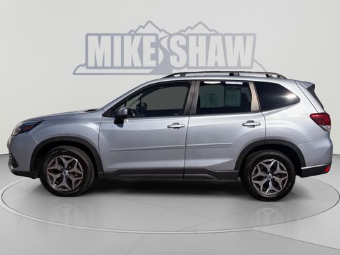 Used 2023 Subaru Forester Premium AWD/4WD image 2