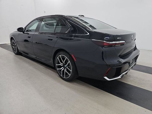 Used 2025 BMW 740i xDrive AWD/4WD image 3