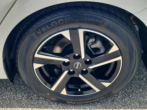 Used 2024 Nissan Sentra SV FWD image 7