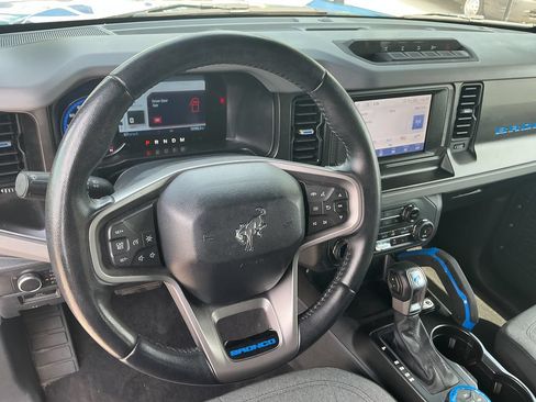 Used 2022 Ford Bronco Big Bend w/ Sasquatch Package AWD/4WD image 18