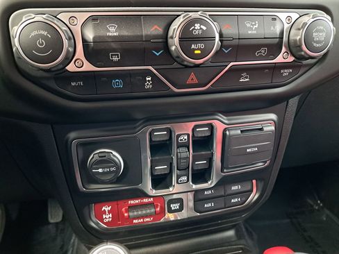 New 2023 Jeep Wrangler Unlimited Rubicon 4xe image 22