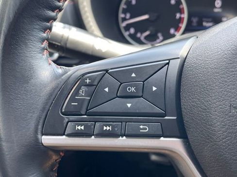 Used 2022 Nissan Sentra SR w/ Electronics Package FWD image 8