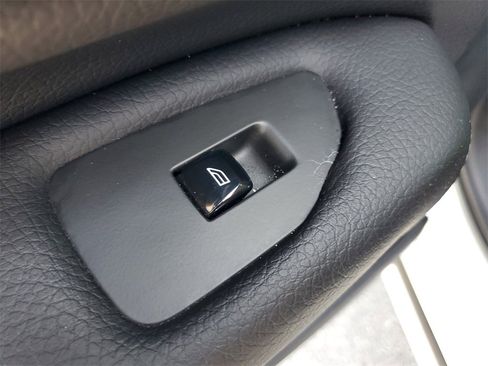 Used 2019 Volvo XC90 T6 Momentum w/ Advanced Package image 14