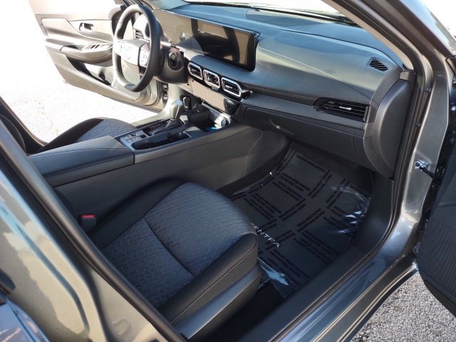 Used 2027 Nissan Sentra SV FWD image 26
