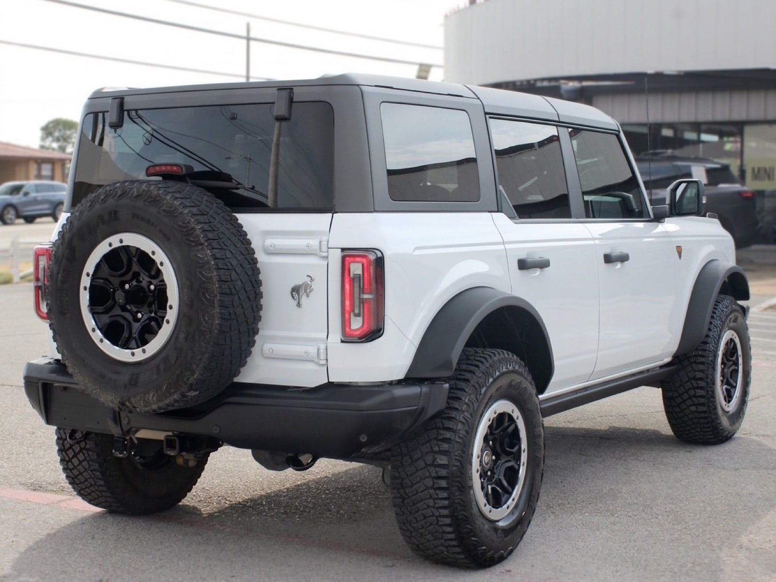 Used 2023 Ford Bronco Badlands AWD/4WD image 3