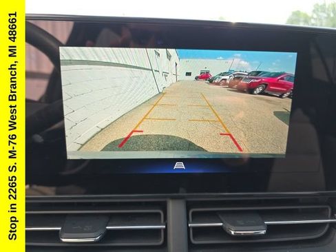 Used 2025 Chevrolet Trax LT FWD image 25