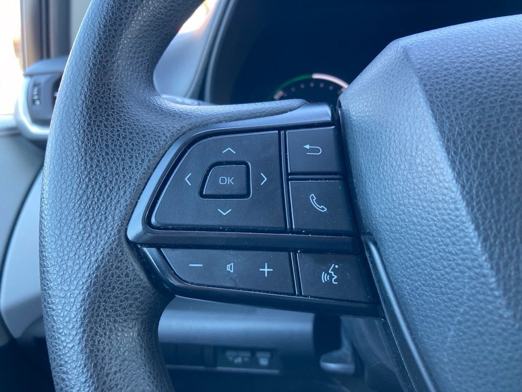 Used 2025 Toyota Sienna LE FWD image 14