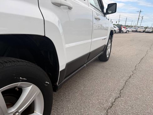 Used 2014 Jeep Patriot Latitude w/ All Weather Capability Group AWD/4WD image 28