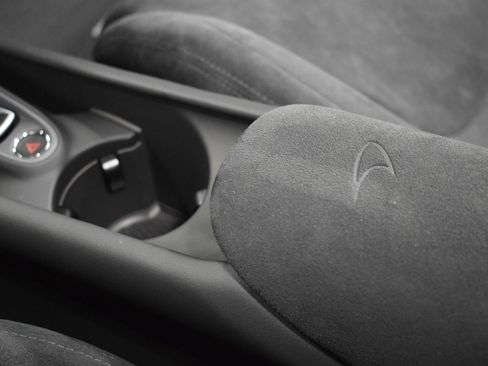 New 2026 McLaren Artura image 34