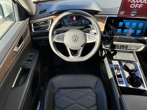 New 2026 Volkswagen Atlas SE image 14