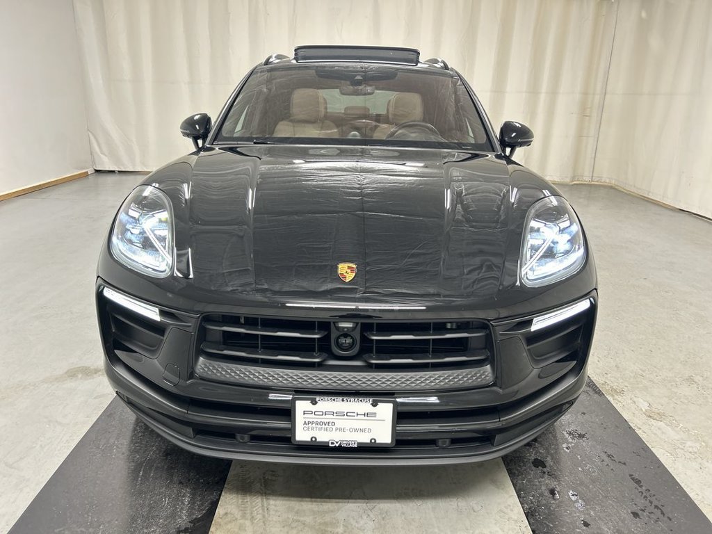 Used 2026 Porsche Macan AWD/4WD image 3