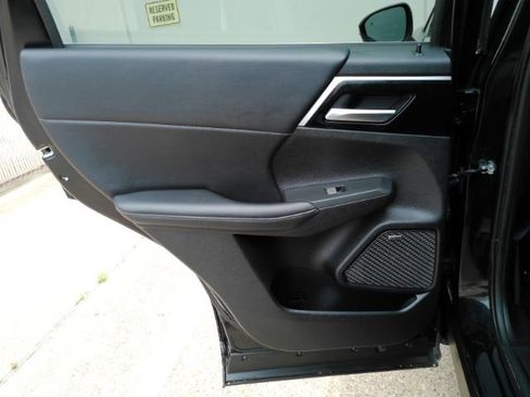 Used 2025 Mitsubishi Outlander SE FWD image 18