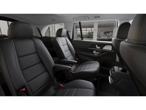 New 2026 Mercedes-Benz GLS 450 4MATIC image 4
