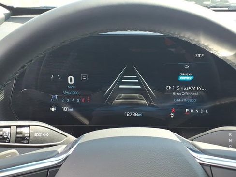 Used 2025 Chevrolet Equinox LT w/ Safety and Technology Package FWD image 11