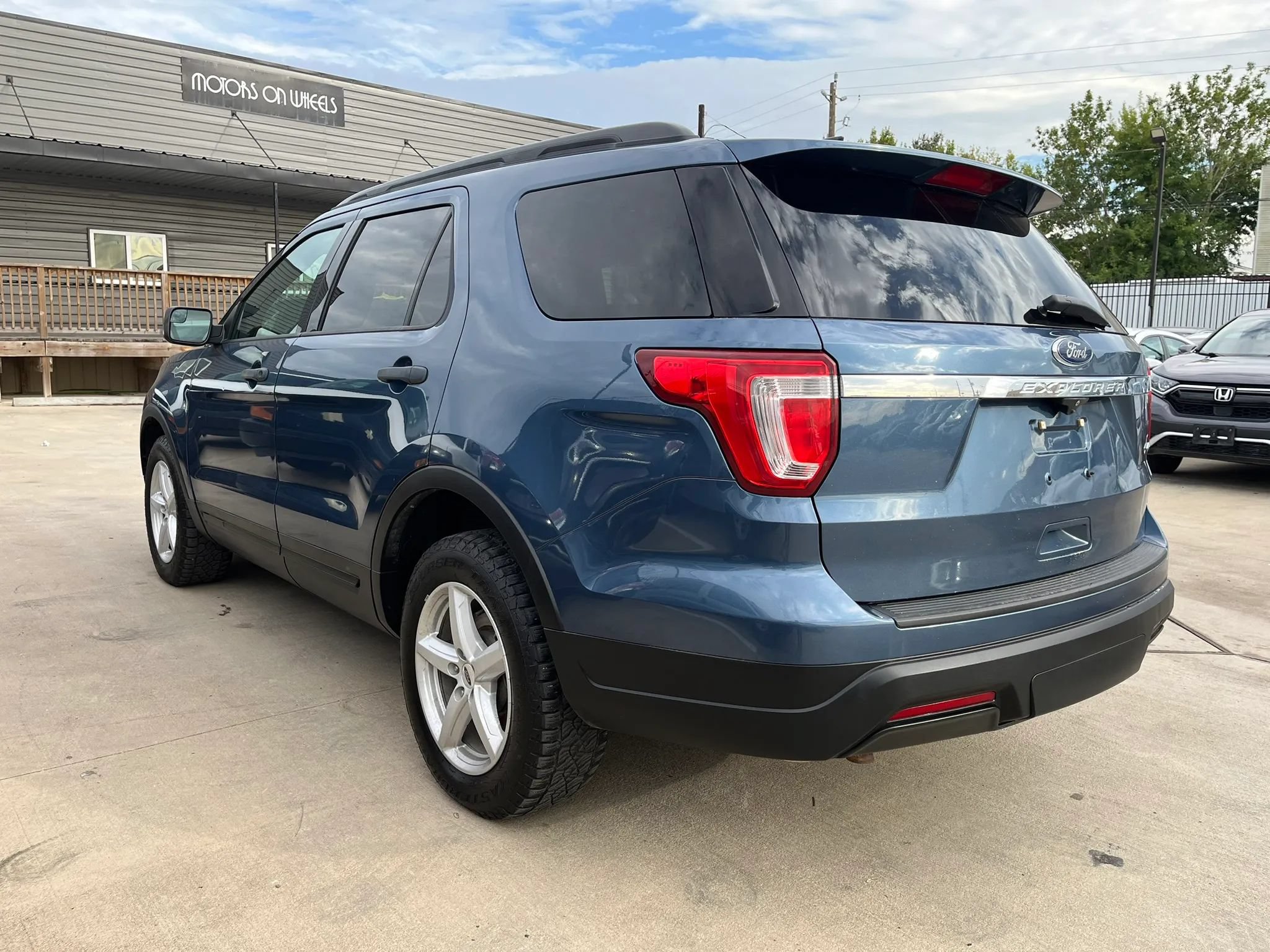 Used 2018 Ford Explorer 4WD image 4