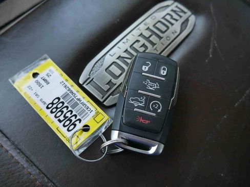 Used 2025 RAM 1500 Limited AWD/4WD image 38
