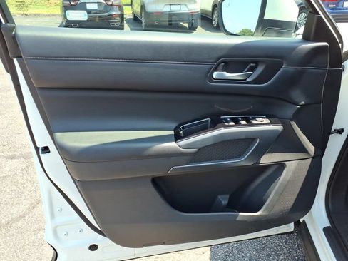 Certified 2024 Nissan Pathfinder SL AWD/4WD image 18