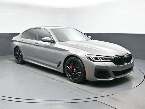 Used 2022 BMW M550i xDrive w/ Shadowloine Package image 2