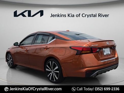 Used 2021 Nissan Altima 2.5 SR w/ SR Premium Package FWD image 10