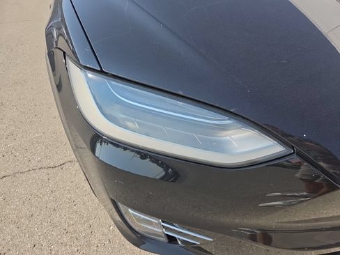 Used 2018 Tesla Model X 75D AWD/4WD image 4