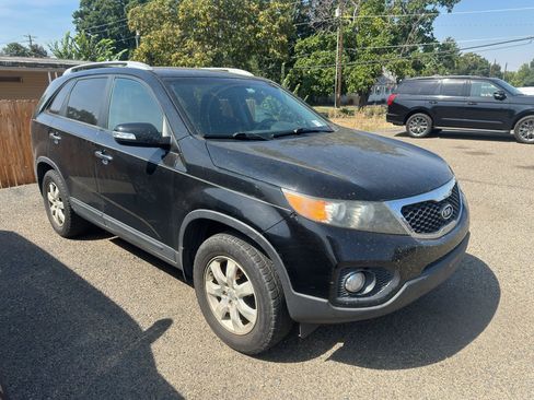 Used 2011 Kia Sorento 2WD w/ Convenience Pkg image 2
