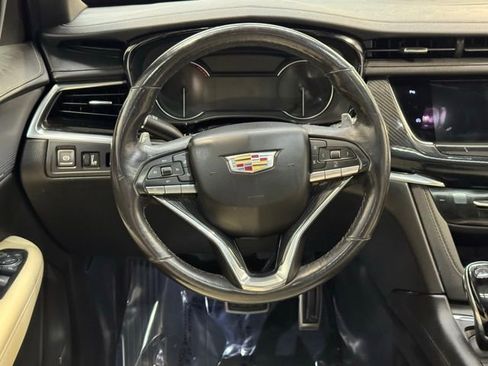 Used 2023 Cadillac XT6 Sport image 8