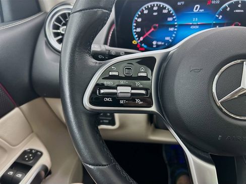 Certified 2023 Mercedes-Benz GLB 250 image 11