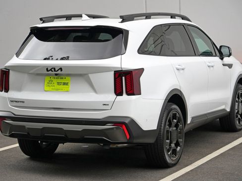 Used 2025 Kia Sorento SX AWD/4WD image 53