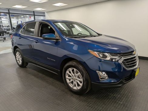 Used 2021 Chevrolet Equinox LT image 3